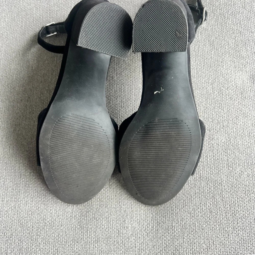 Steve Madden “Kevlyn” Black Block Heel - Picture 3 of 5